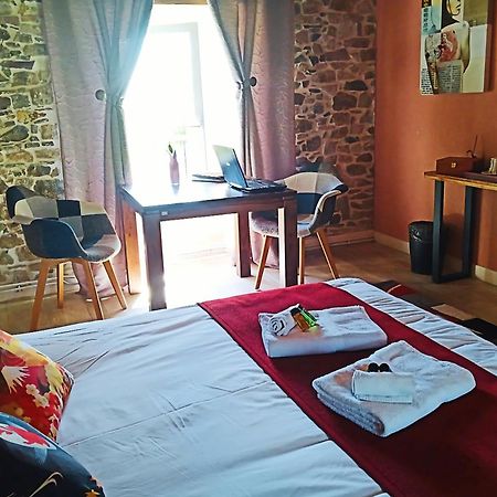 La Synchronicite - Chambres D'Hotes Saint-Sauveur-Villages Kültér fotó