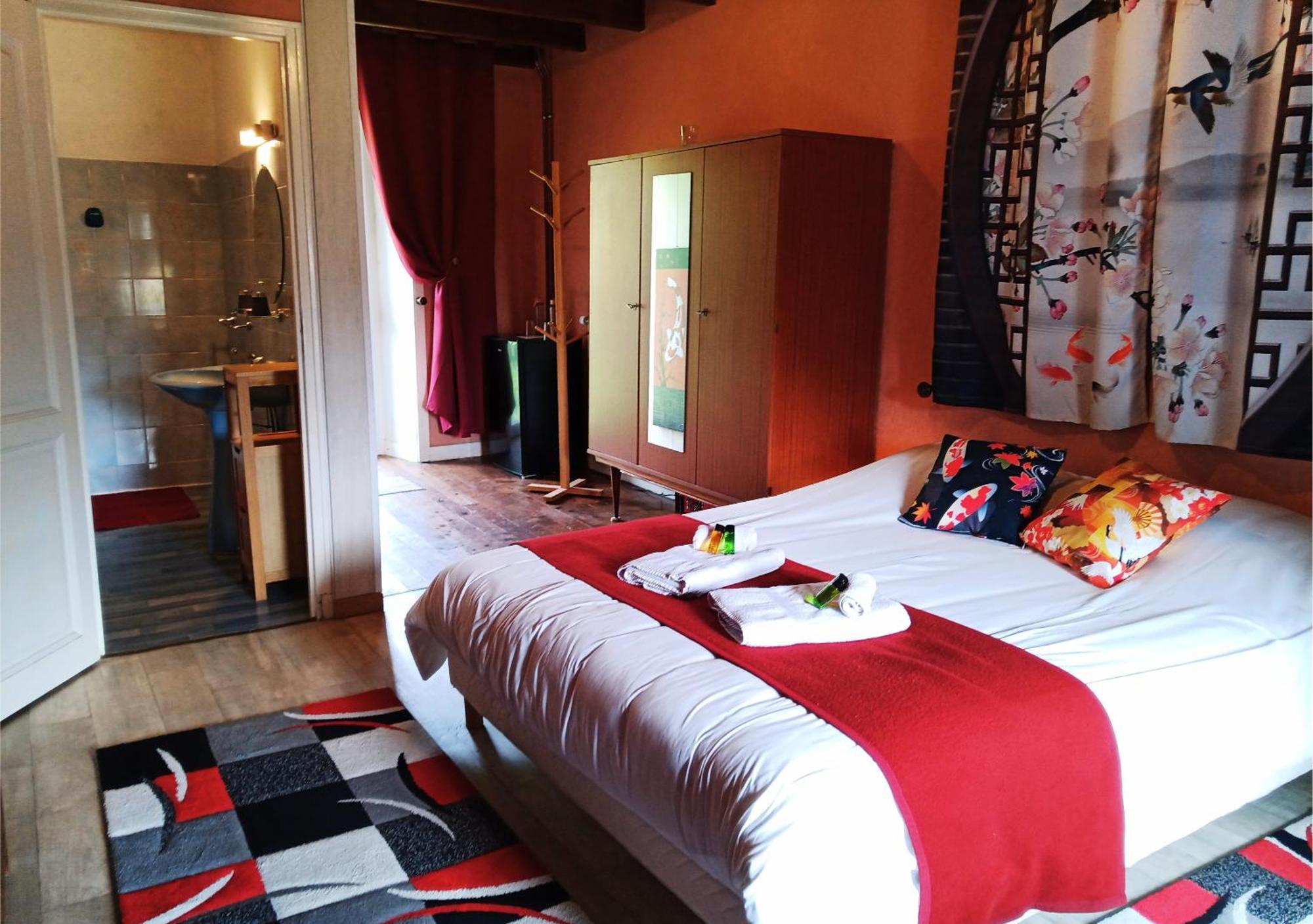 La Synchronicite - Chambres D'Hotes Saint-Sauveur-Villages Kültér fotó